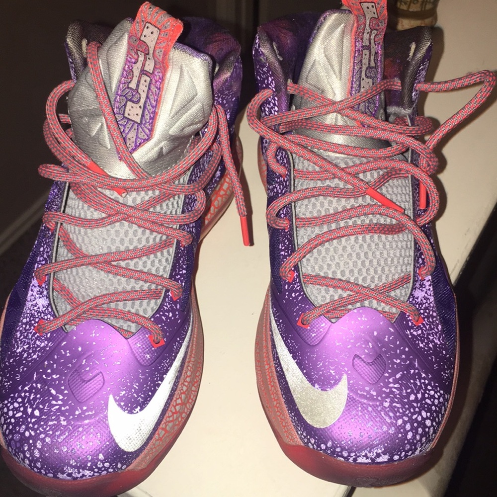 Kids Lebron’s size 4y.